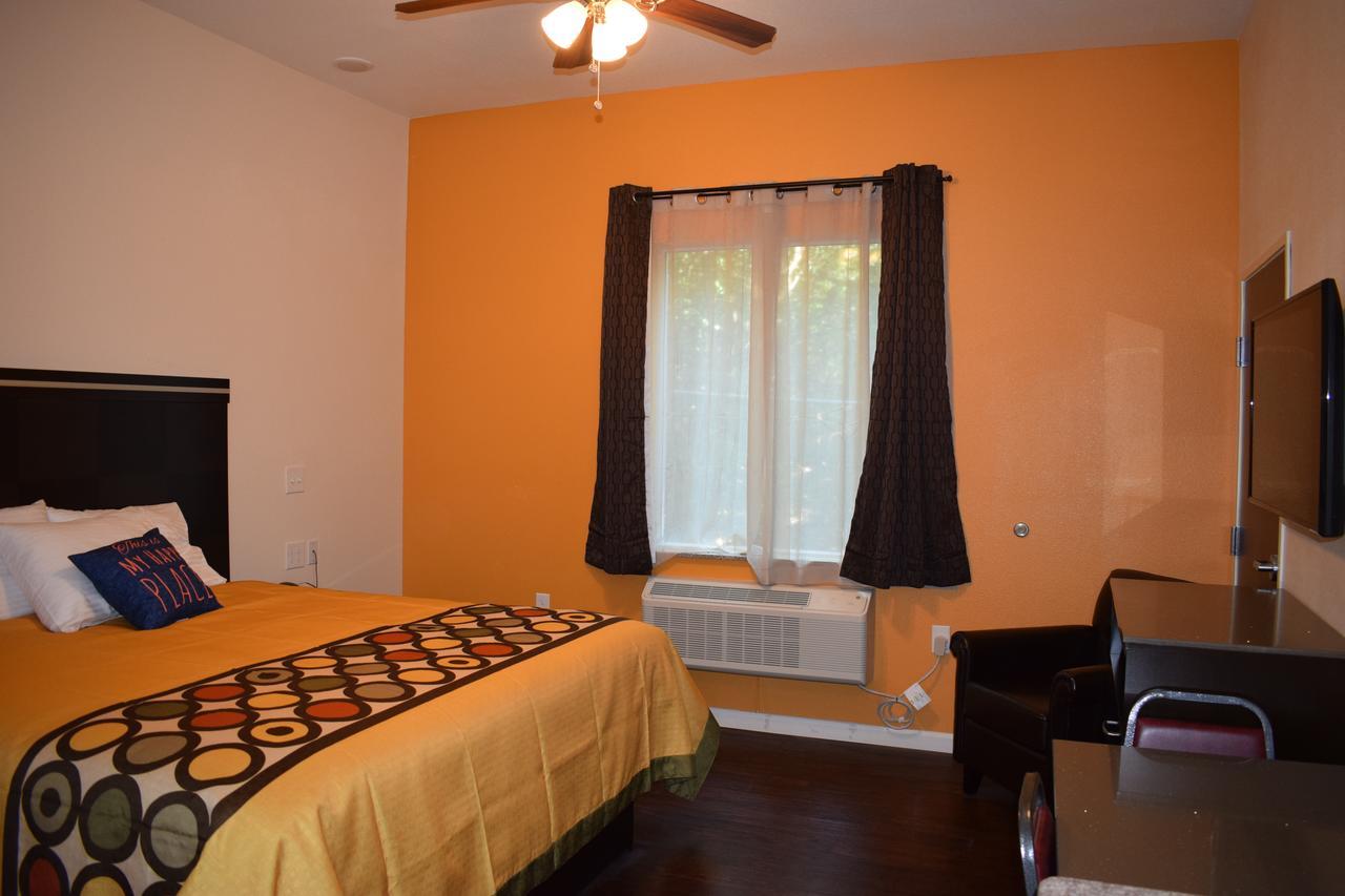 Texas Bungalows Hotel & Suites オースティン エクステリア 写真